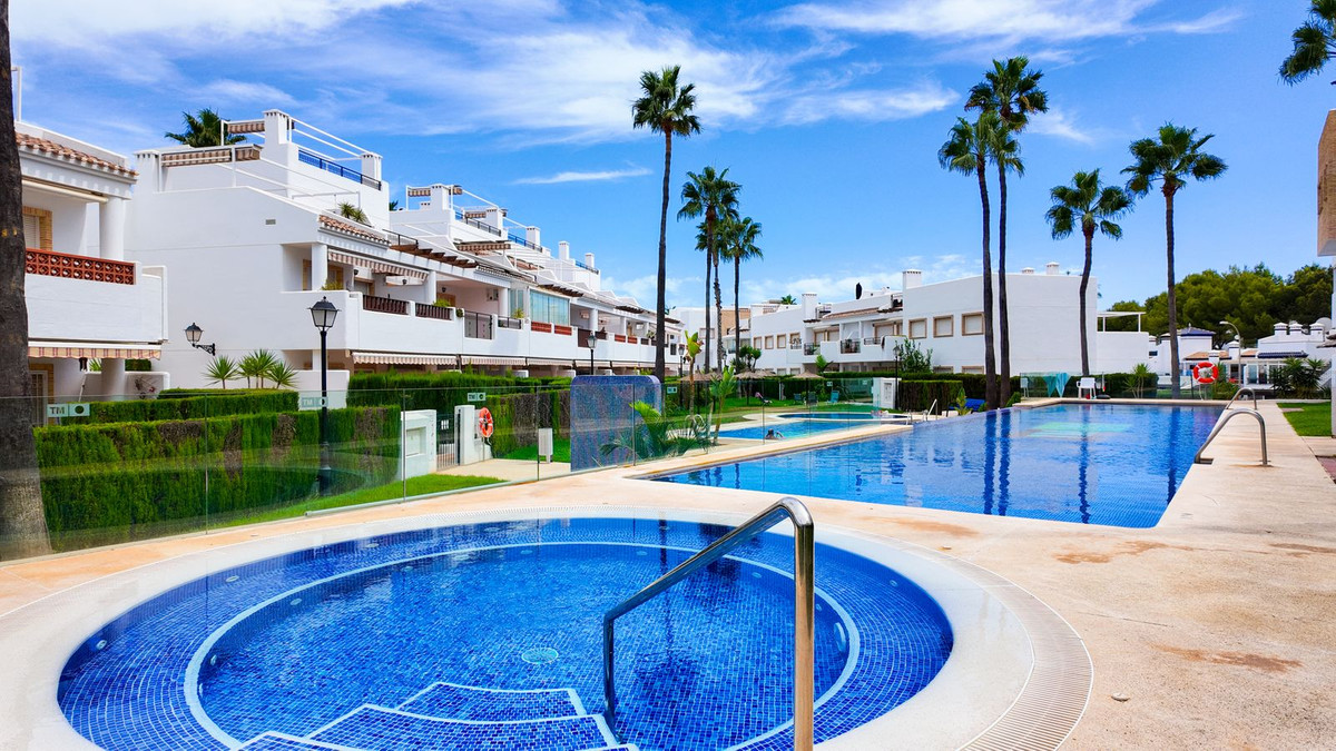 For sale - 2 Bedroom 2 Bathroom Apartment - Top Floor Apartment in Orihuela - Orihuela Costa  - Alicante