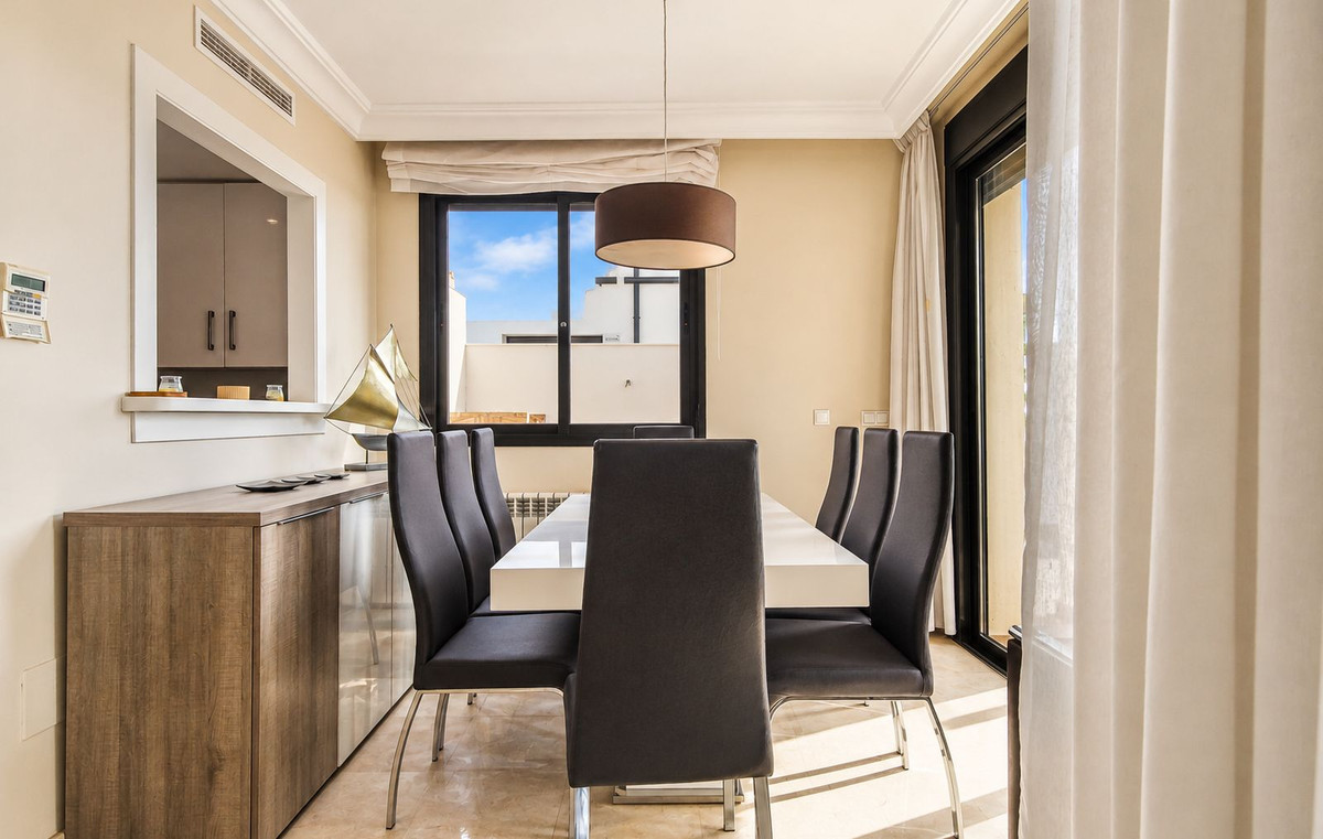 For sale - 4 Bedroom 3 Bathroom House - Detached Villa in San Javier - Roda Golf  - Murcia