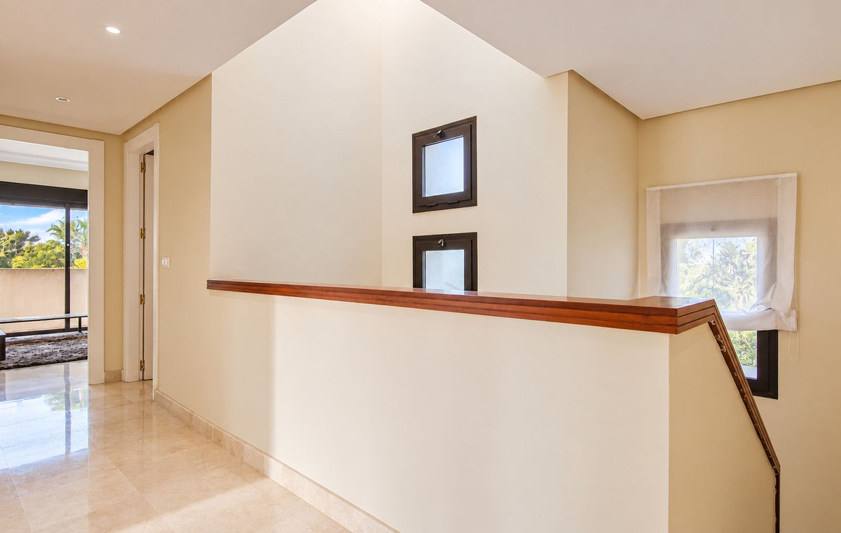 For sale - 4 Bedroom 3 Bathroom House - Detached Villa in San Javier - Roda Golf  - Murcia