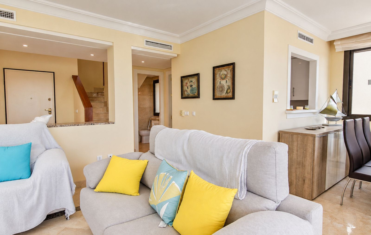For sale - 4 Bedroom 3 Bathroom House - Detached Villa in San Javier - Roda Golf  - Murcia