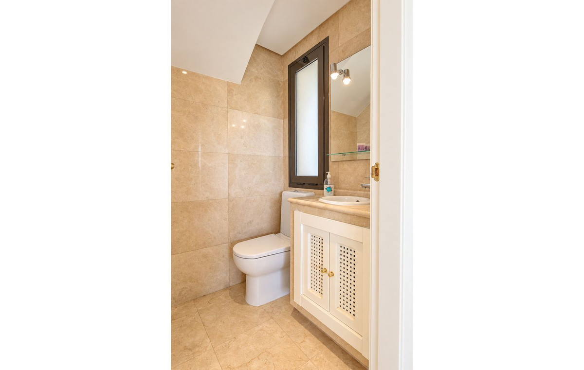 For sale - 4 Bedroom 3 Bathroom House - Detached Villa in San Javier - Roda Golf  - Murcia