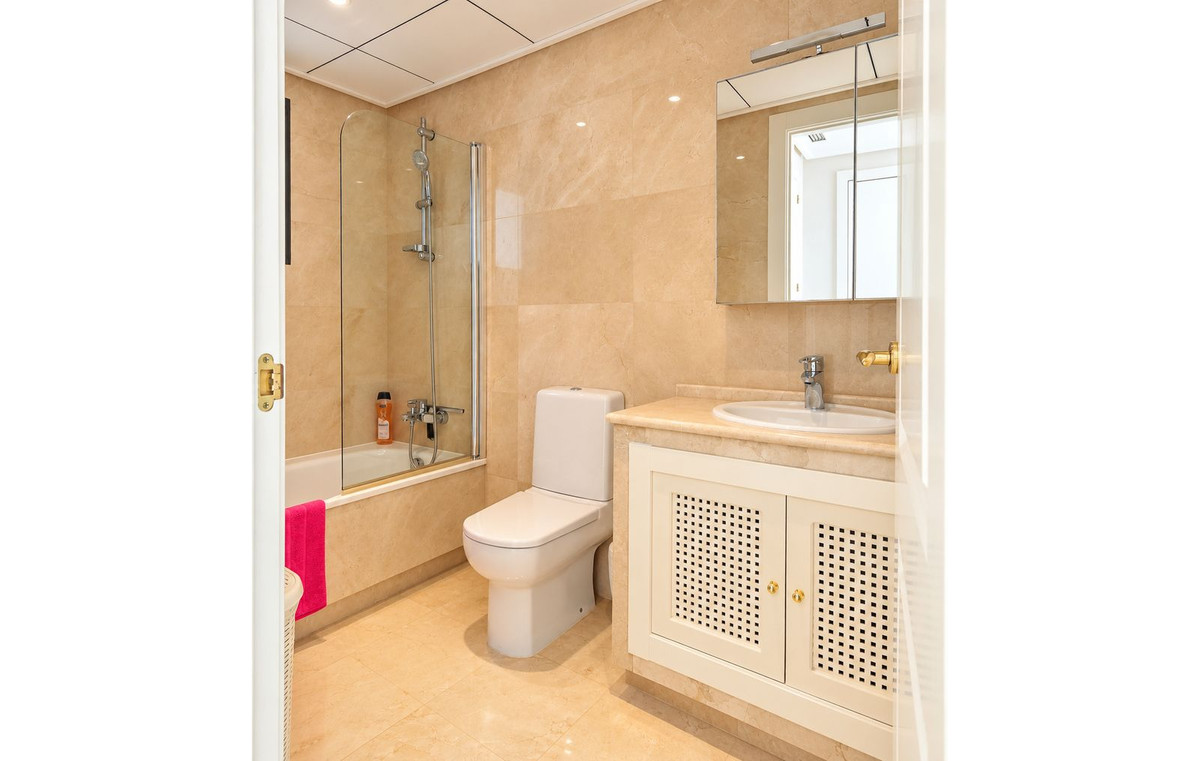 For sale - 4 Bedroom 3 Bathroom House - Detached Villa in San Javier - Roda Golf  - Murcia