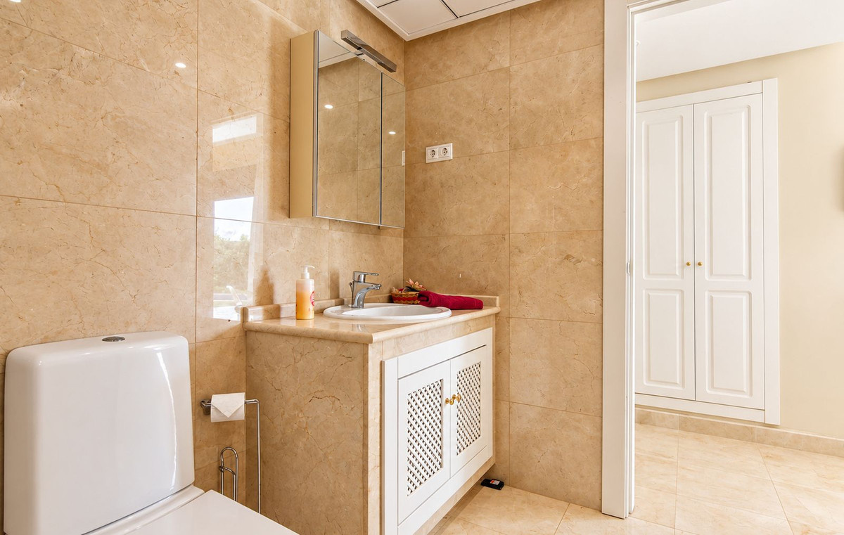 For sale - 4 Bedroom 3 Bathroom House - Detached Villa in San Javier - Roda Golf  - Murcia