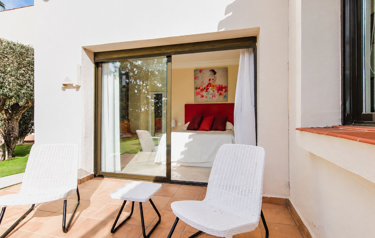 For sale - 4 Bedroom 3 Bathroom House - Detached Villa in San Javier - Roda Golf  - Murcia