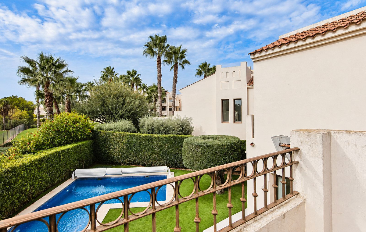 For sale - 4 Bedroom 3 Bathroom House - Detached Villa in San Javier - Roda Golf  - Murcia