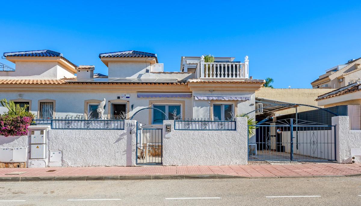 For sale - 3 Bedroom 2 Bathroom House - Detached Villa in Rojales - Rojales Centro  - Alicante