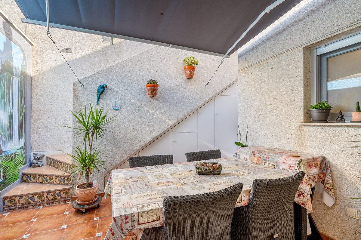 For sale - 3 Bedroom 2 Bathroom House - Detached Villa in Rojales - Rojales Centro  - Alicante
