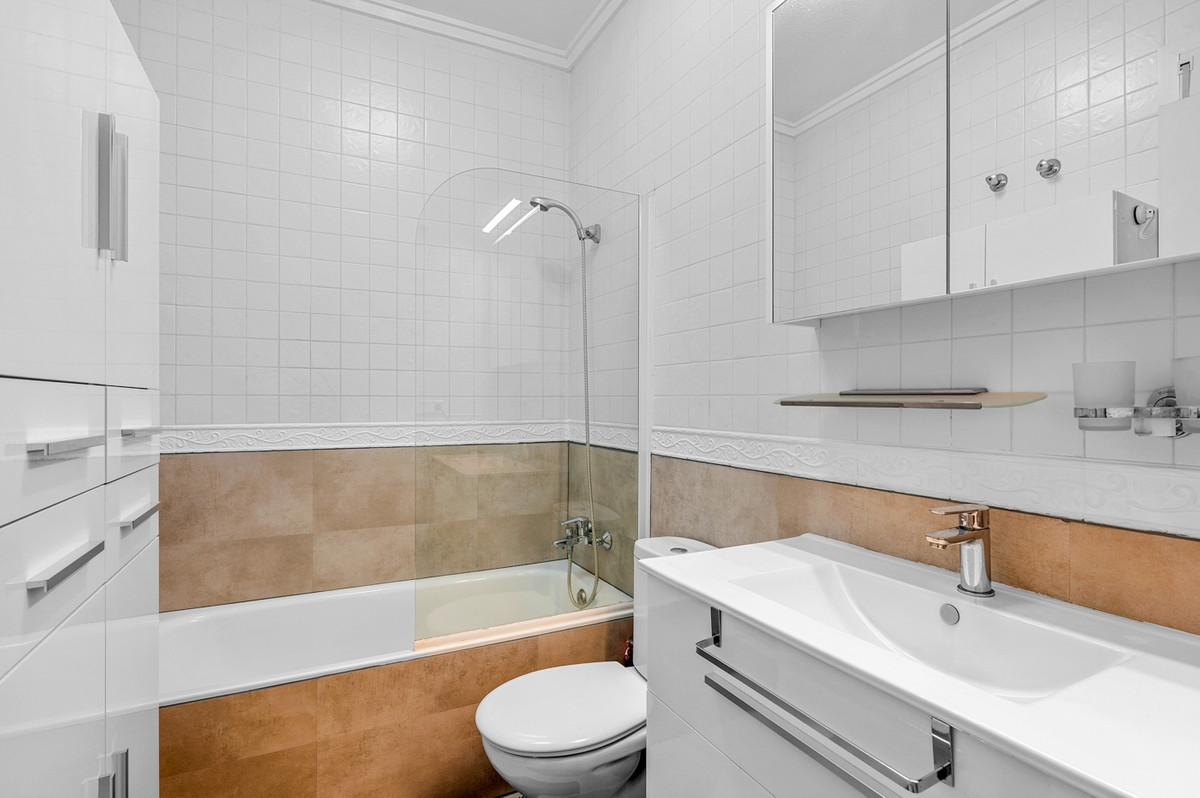 For sale - 3 Bedroom 2 Bathroom House - Detached Villa in Rojales - Rojales Centro  - Alicante