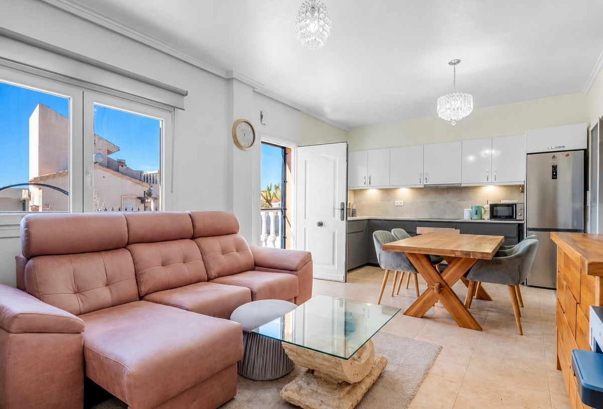For sale - 3 Bedroom 2 Bathroom House - Detached Villa in Rojales - Rojales Centro  - Alicante