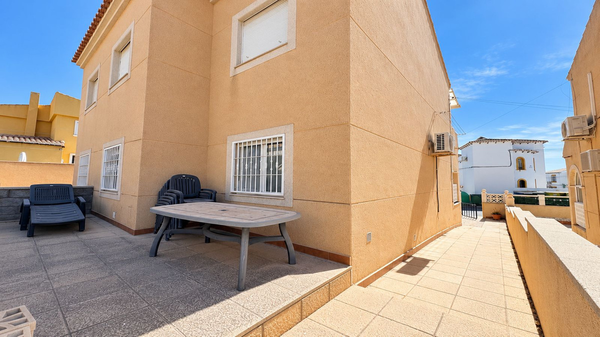 For sale - 2 Bedroom 1 Bathroom Apartment - Ground Floor Apartment in San Miguel de Salinas - San Miguel de Salinas Centro  - Alicante