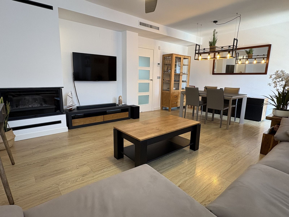 For sale - 3 Bedroom 3 Bathroom House - Semi-Detached House in Santa Pola - Gran Alacant  - Alicante