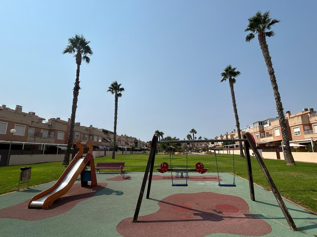 For sale - 3 Bedroom 3 Bathroom House - Semi-Detached House in Santa Pola - Gran Alacant  - Alicante