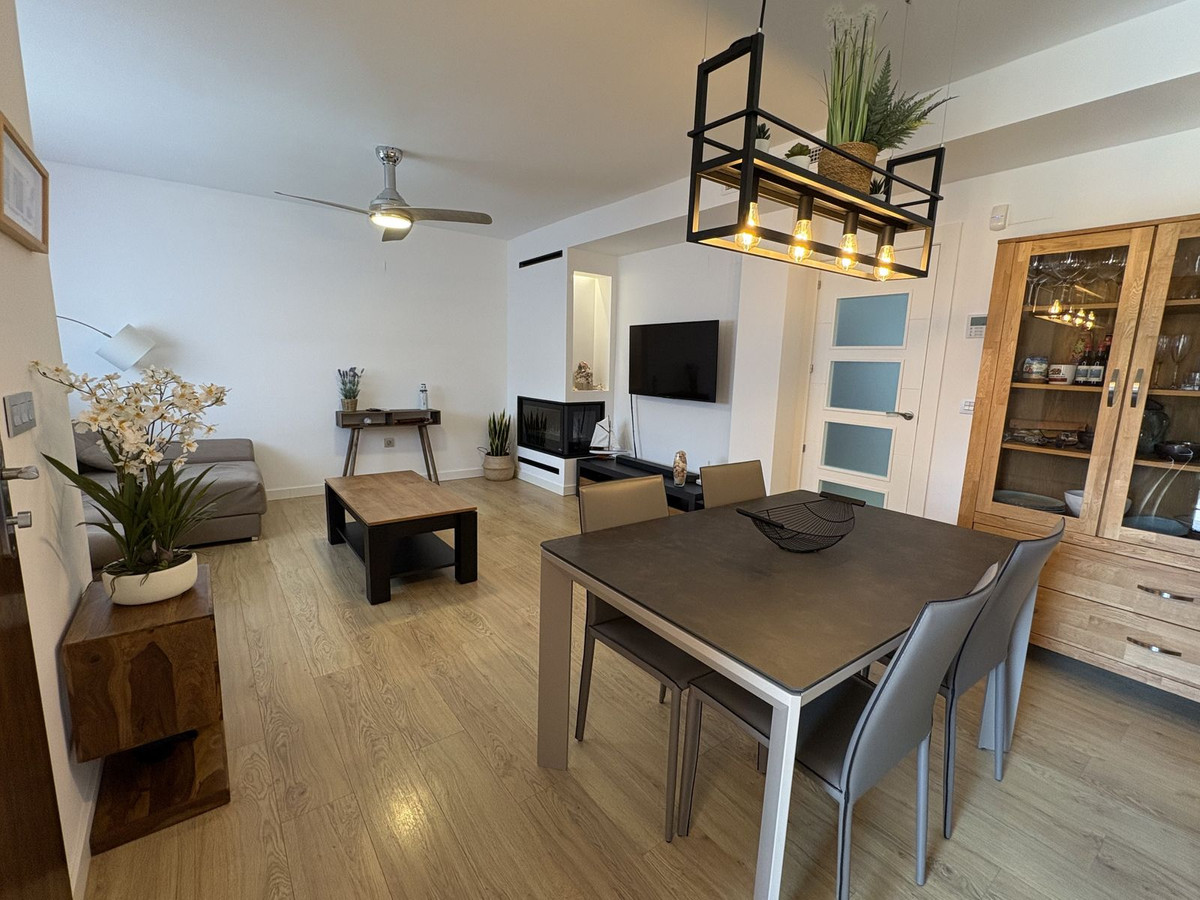For sale - 3 Bedroom 3 Bathroom House - Semi-Detached House in Santa Pola - Gran Alacant  - Alicante