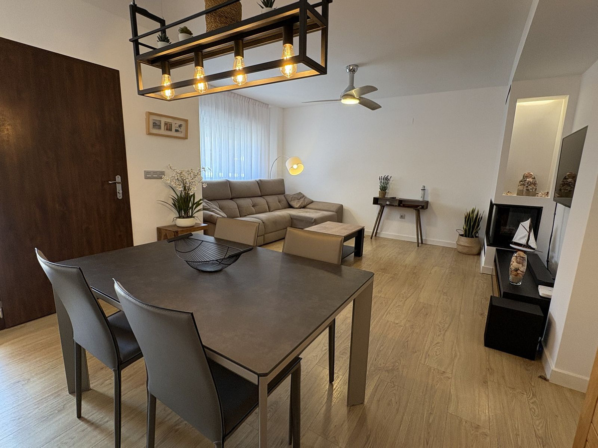 For sale - 3 Bedroom 3 Bathroom House - Semi-Detached House in Santa Pola - Gran Alacant  - Alicante