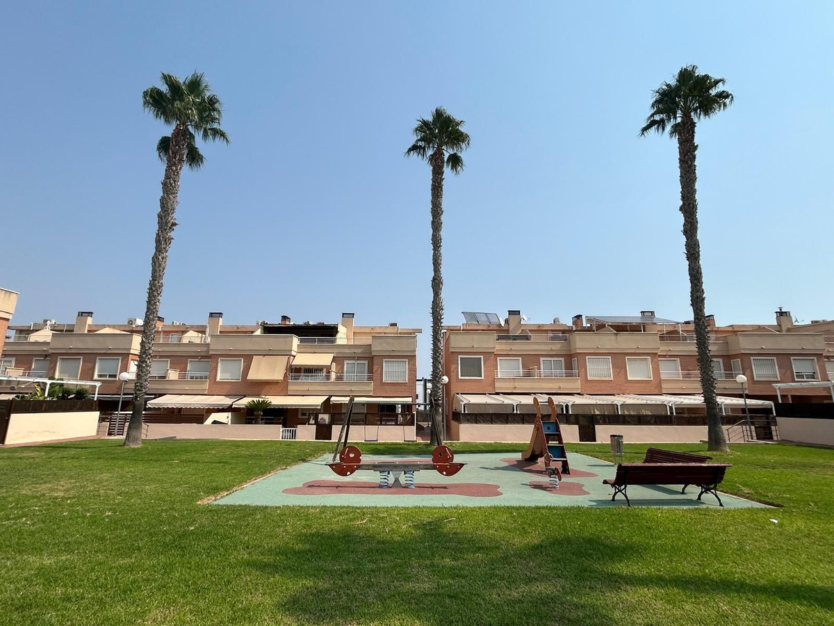 For sale - 3 Bedroom 3 Bathroom House - Semi-Detached House in Santa Pola - Gran Alacant  - Alicante