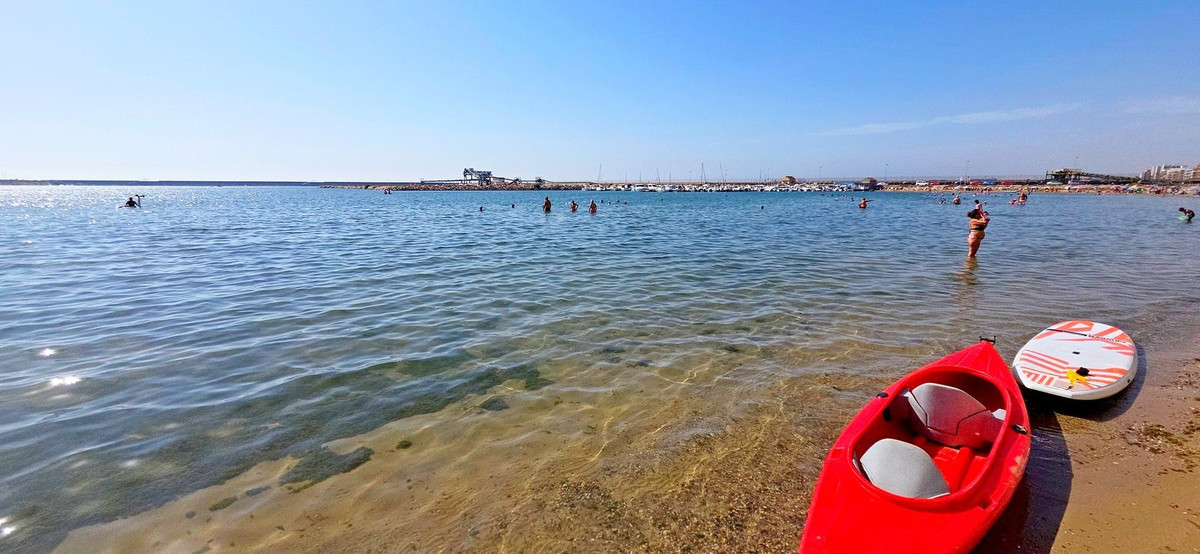 For sale - 3 Bedroom 3 Bathroom Apartment - Middle Floor Apartment in Torrevieja - Torrevieja Centro  - Alicante