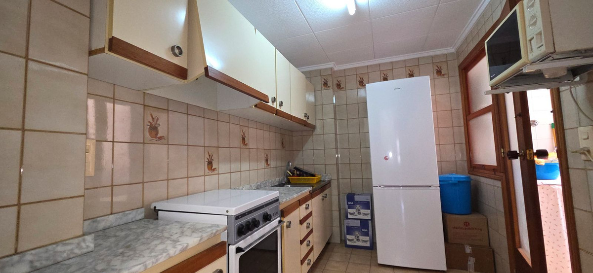 For sale - 3 Bedroom 3 Bathroom Apartment - Middle Floor Apartment in Torrevieja - Torrevieja Centro  - Alicante
