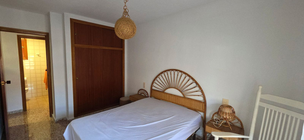 For sale - 3 Bedroom 3 Bathroom Apartment - Middle Floor Apartment in Torrevieja - Torrevieja Centro  - Alicante