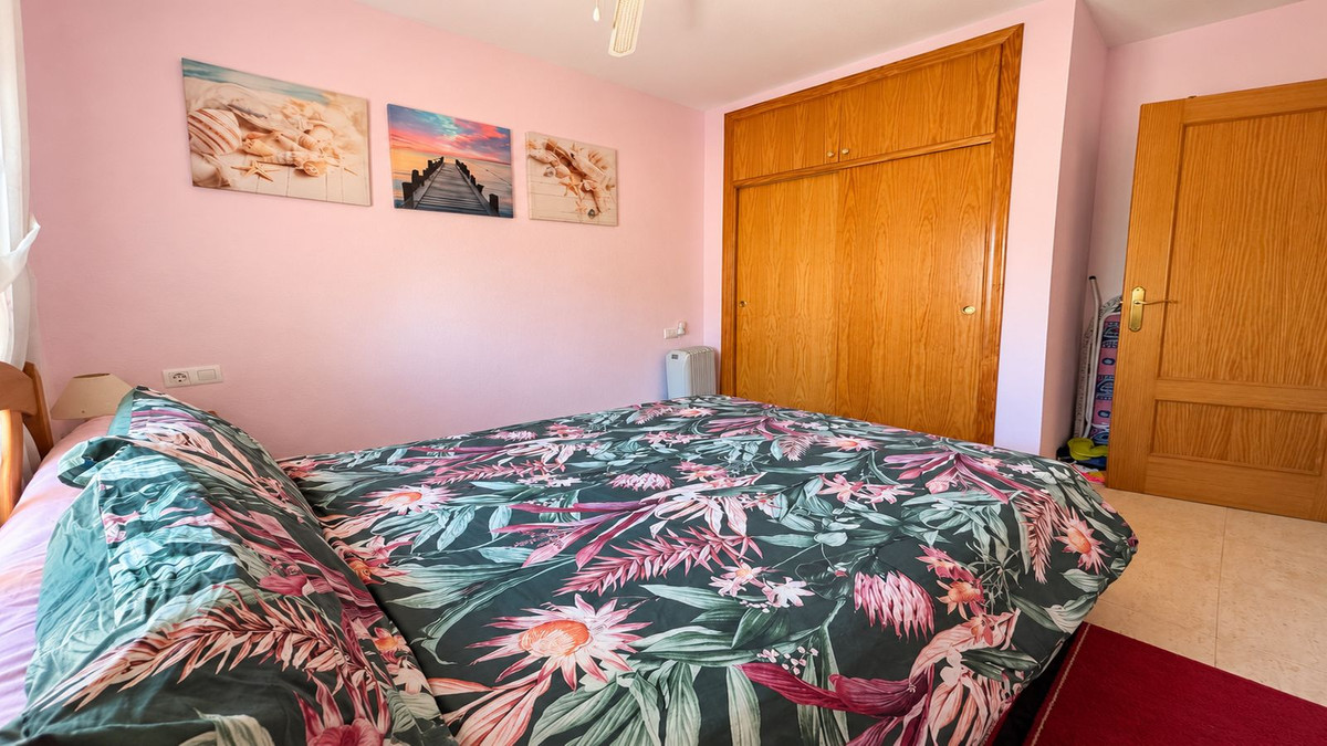 For sale - 2 Bedroom 1 Bathroom Apartment - Top Floor Apartment in San Miguel de Salinas - San Miguel de Salinas Centro  - Alicante