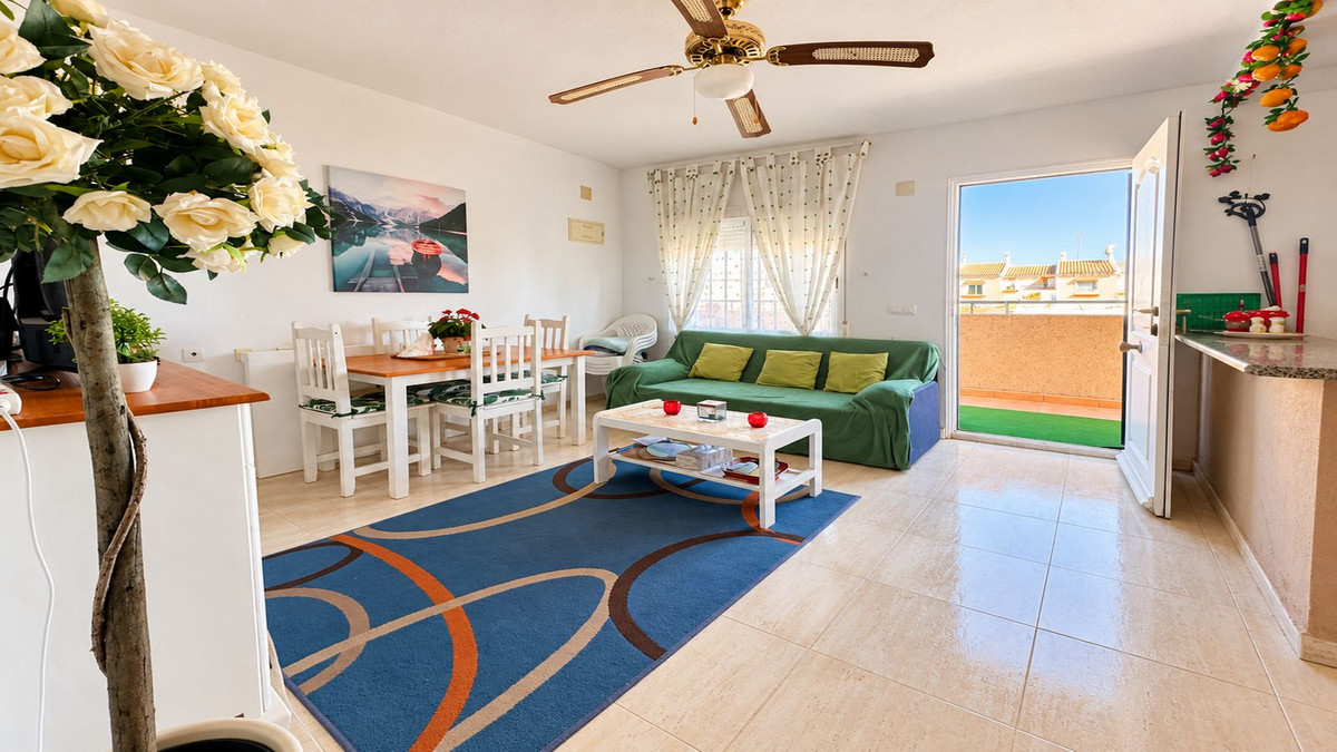 For sale - 2 Bedroom 1 Bathroom Apartment - Top Floor Apartment in San Miguel de Salinas - San Miguel de Salinas Centro  - Alicante