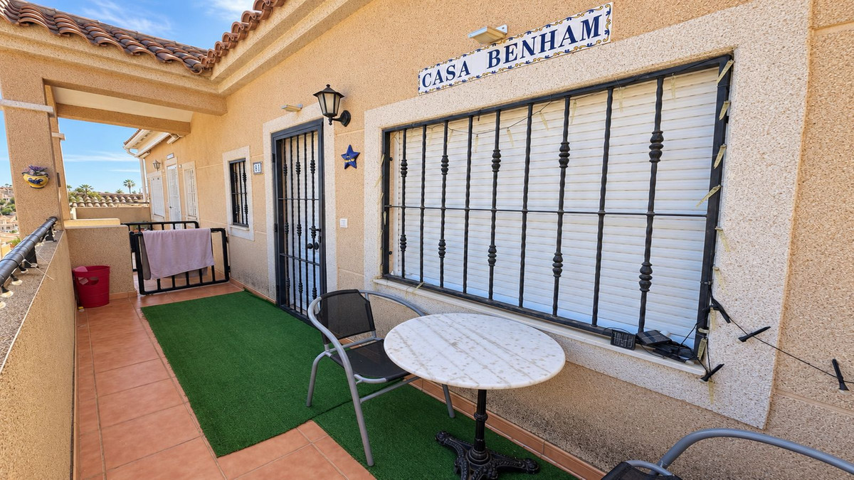 For sale - 2 Bedroom 1 Bathroom Apartment - Top Floor Apartment in San Miguel de Salinas - San Miguel de Salinas Centro  - Alicante