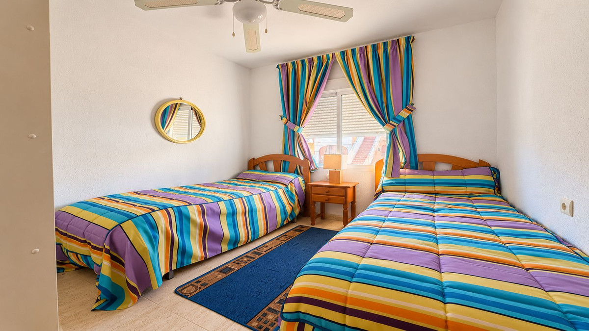 For sale - 2 Bedroom 1 Bathroom Apartment - Top Floor Apartment in San Miguel de Salinas - San Miguel de Salinas Centro  - Alicante