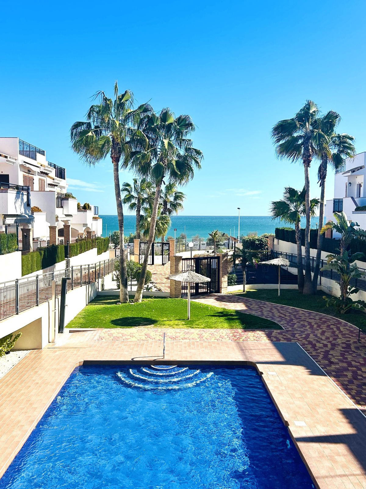 For sale - 2 Bedroom 2 Bathroom Apartment - Top Floor Apartment in Torrevieja - Playa De La Mata  - Alicante