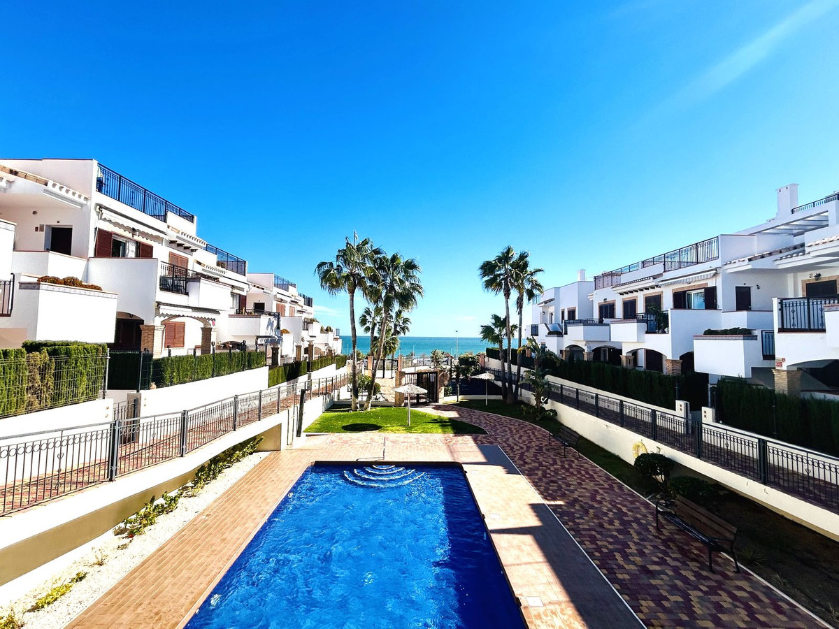For sale - 2 Bedroom 2 Bathroom Apartment - Top Floor Apartment in Torrevieja - Playa De La Mata  - Alicante