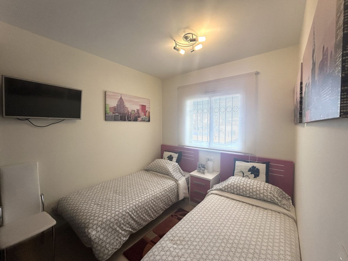 For sale - 2 Bedroom 2 Bathroom Apartment - Top Floor Apartment in Torrevieja - Playa De La Mata  - Alicante