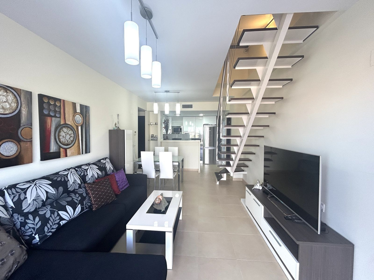 For sale - 2 Bedroom 2 Bathroom Apartment - Top Floor Apartment in Torrevieja - Playa De La Mata  - Alicante