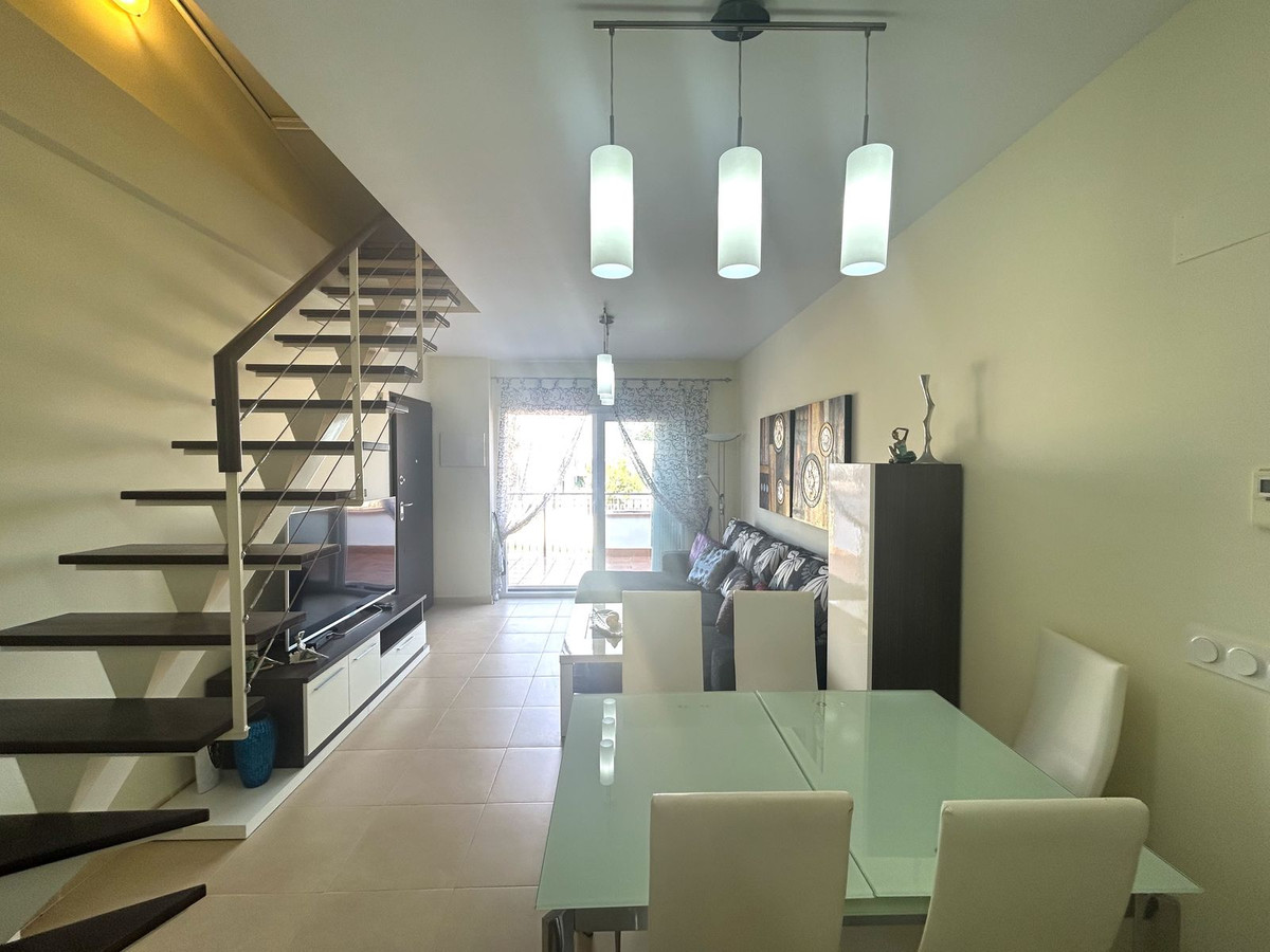For sale - 2 Bedroom 2 Bathroom Apartment - Top Floor Apartment in Torrevieja - Playa De La Mata  - Alicante