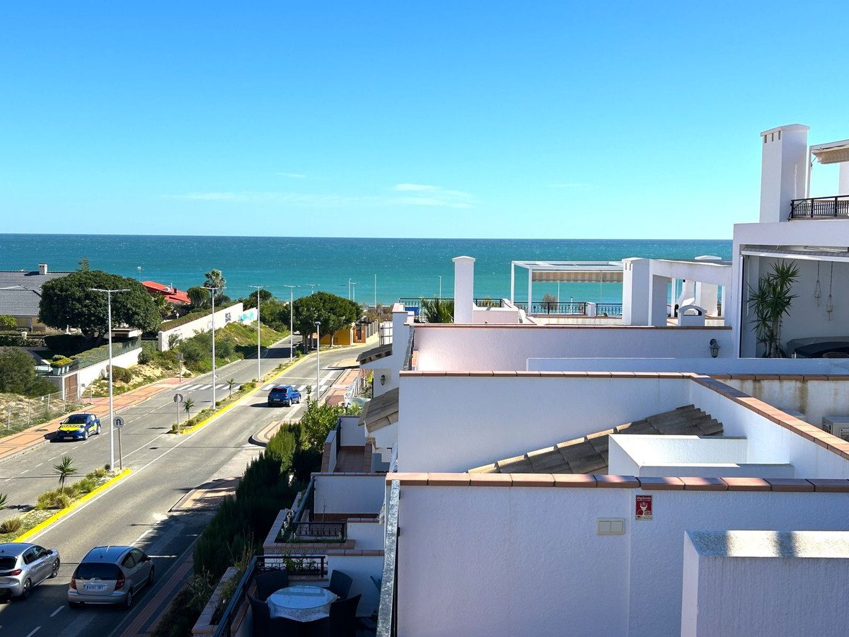 For sale - 2 Bedroom 2 Bathroom Apartment - Top Floor Apartment in Torrevieja - Playa De La Mata  - Alicante