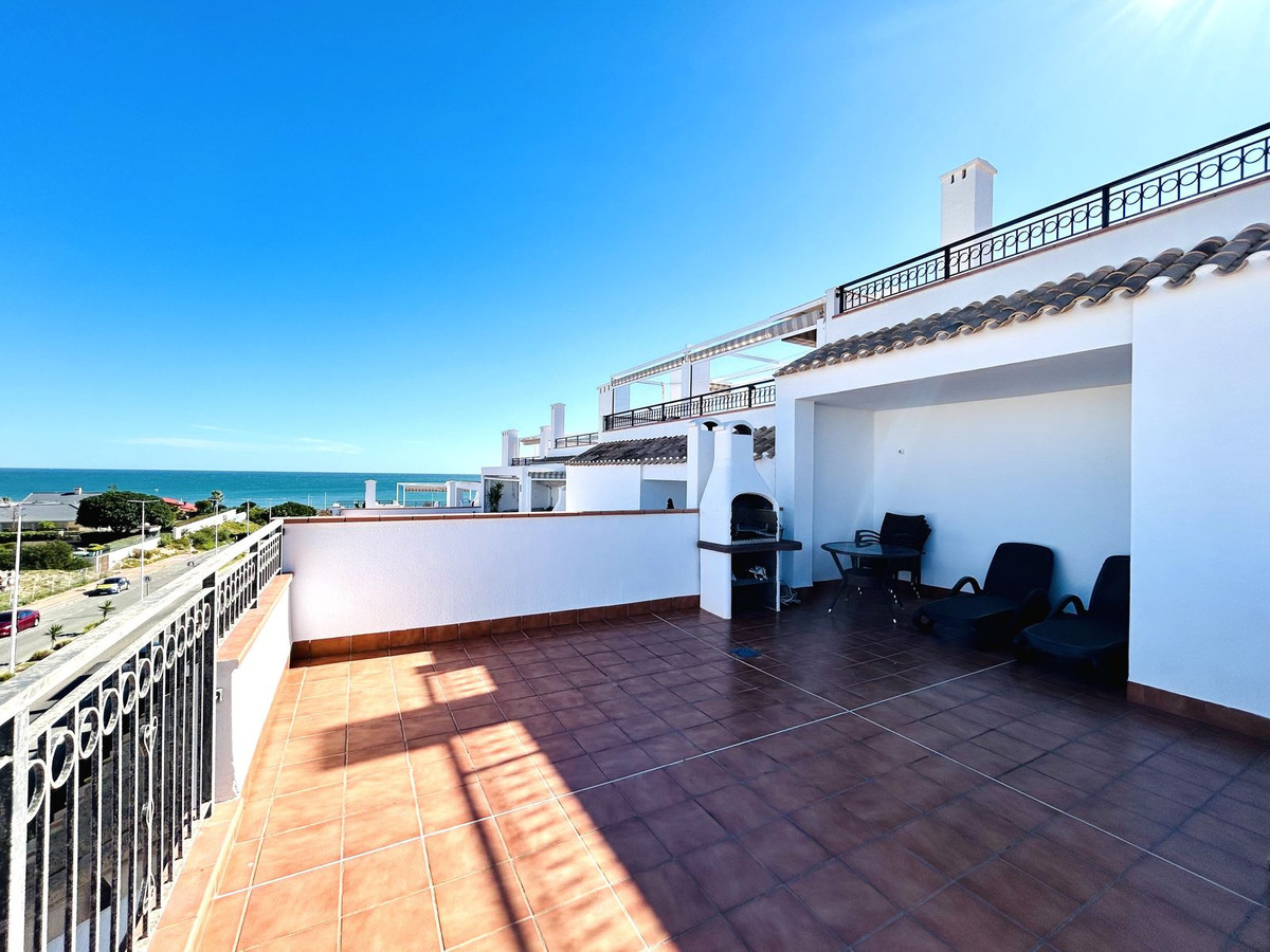 For sale - 2 Bedroom 2 Bathroom Apartment - Top Floor Apartment in Torrevieja - Playa De La Mata  - Alicante