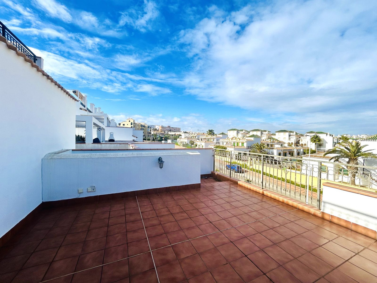 For sale - 2 Bedroom 2 Bathroom Apartment - Top Floor Apartment in Torrevieja - Playa De La Mata  - Alicante