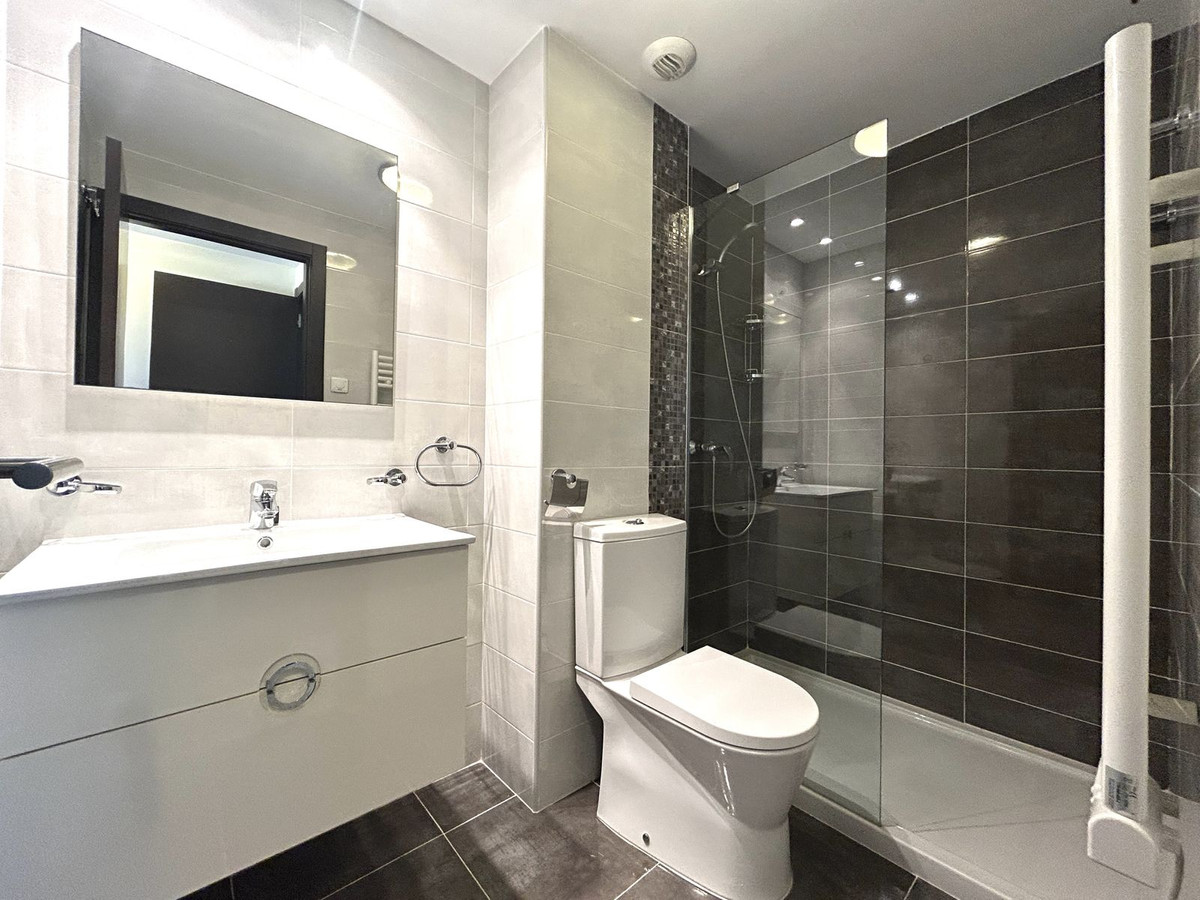 For sale - 2 Bedroom 2 Bathroom Apartment - Top Floor Apartment in Torrevieja - Playa De La Mata  - Alicante