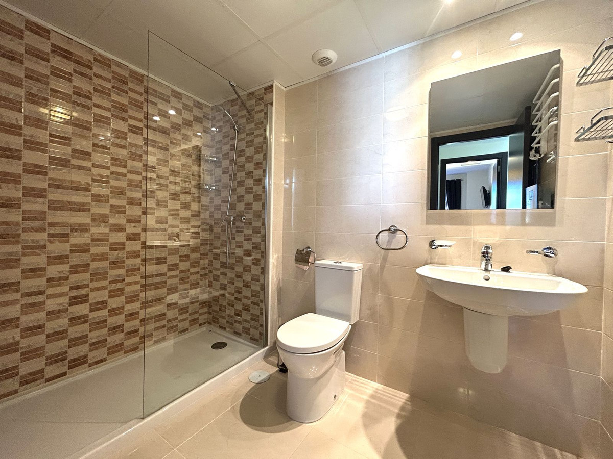 For sale - 2 Bedroom 2 Bathroom Apartment - Top Floor Apartment in Torrevieja - Playa De La Mata  - Alicante