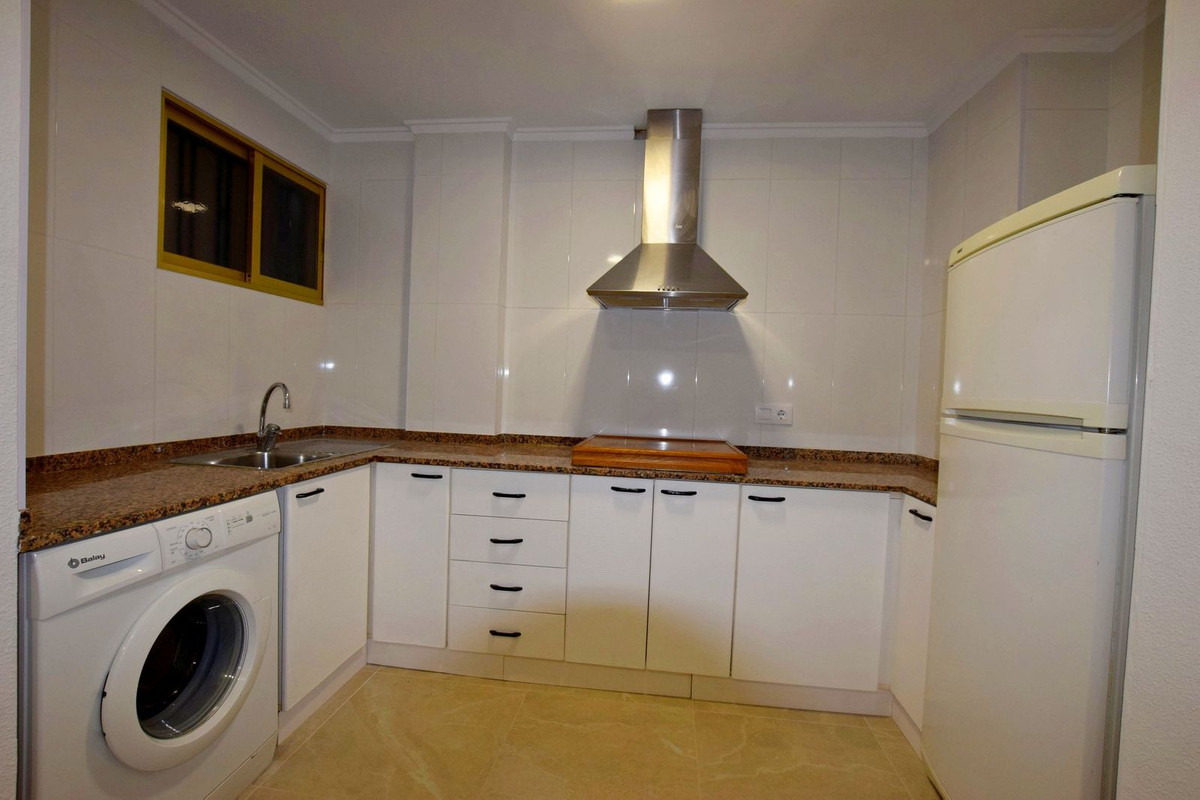 For sale - 2 Bedroom 1 Bathroom Apartment - Middle Floor Apartment in Torrevieja - Playa De La Mata  - Alicante