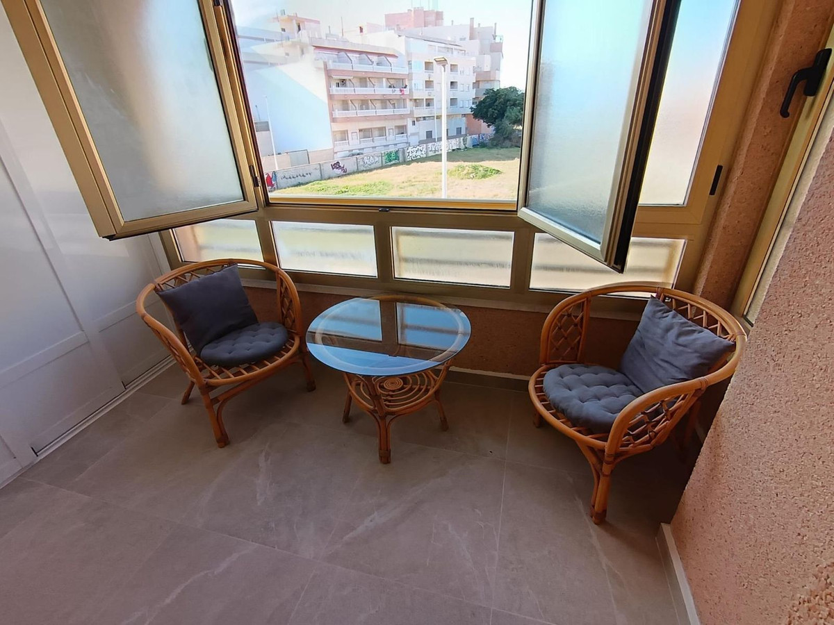 For sale - 2 Bedroom 1 Bathroom Apartment - Middle Floor Apartment in Torrevieja - Playa De La Mata  - Alicante