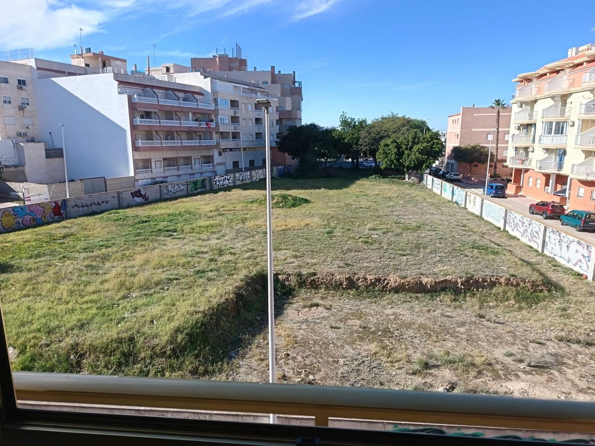 For sale - 2 Bedroom 1 Bathroom Apartment - Middle Floor Apartment in Torrevieja - Playa De La Mata  - Alicante