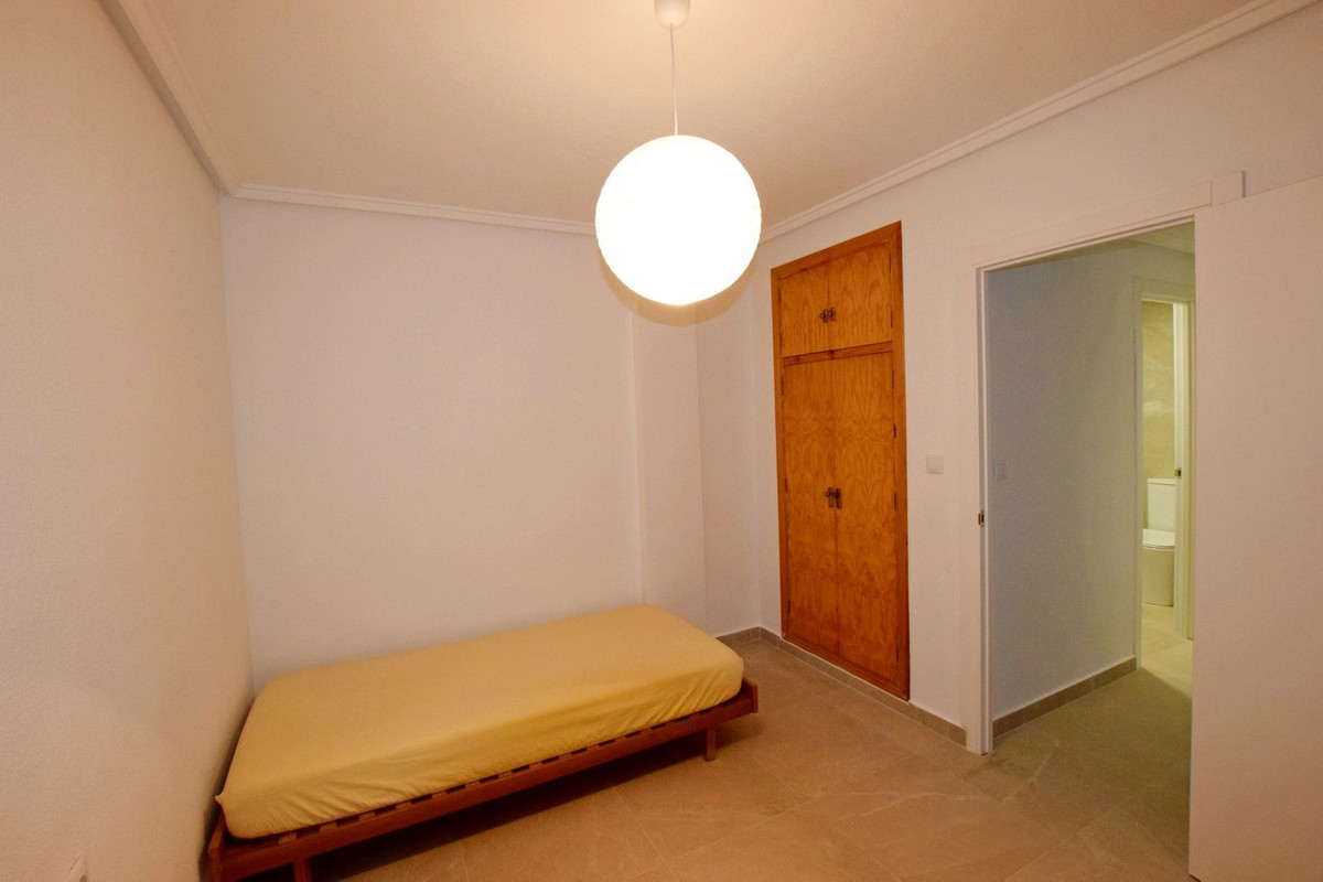 For sale - 2 Bedroom 1 Bathroom Apartment - Middle Floor Apartment in Torrevieja - Playa De La Mata  - Alicante
