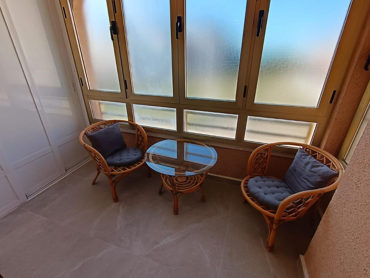 For sale - 2 Bedroom 1 Bathroom Apartment - Middle Floor Apartment in Torrevieja - Playa De La Mata  - Alicante