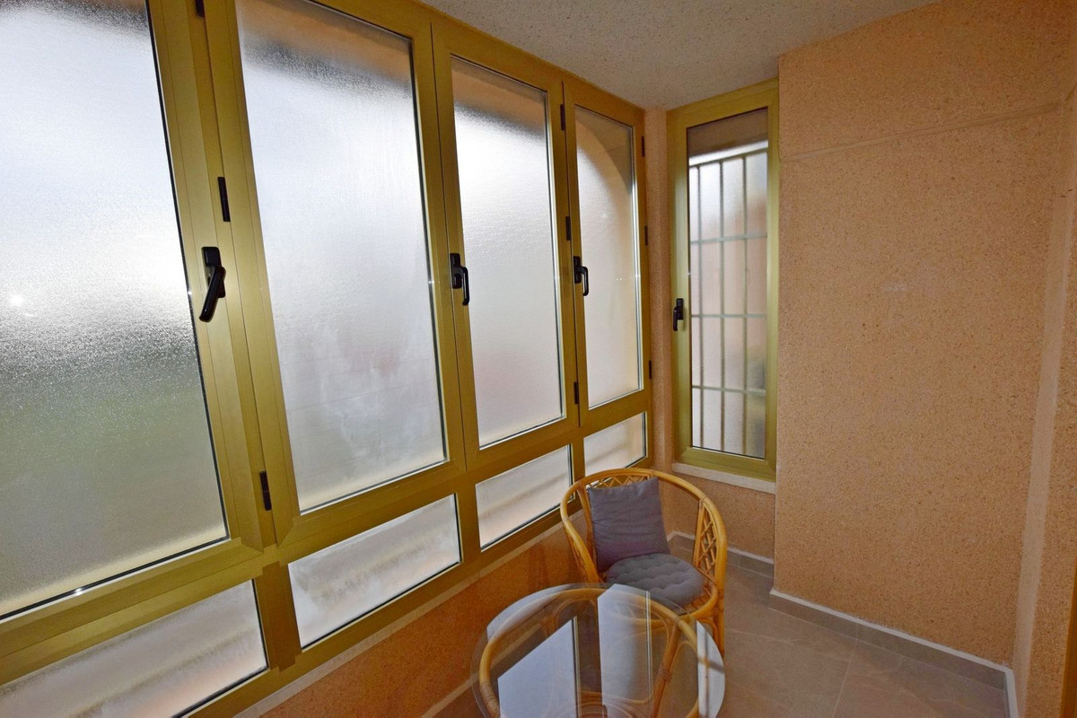 For sale - 2 Bedroom 1 Bathroom Apartment - Middle Floor Apartment in Torrevieja - Playa De La Mata  - Alicante