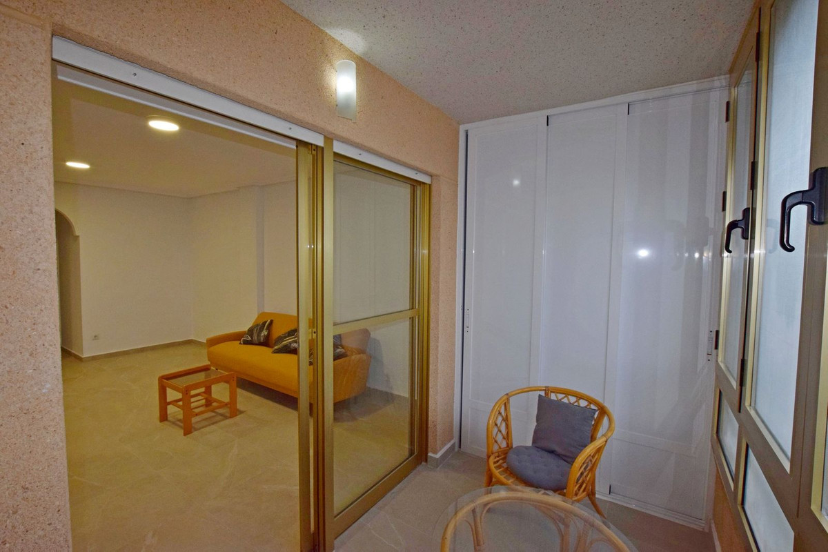 For sale - 2 Bedroom 1 Bathroom Apartment - Middle Floor Apartment in Torrevieja - Playa De La Mata  - Alicante