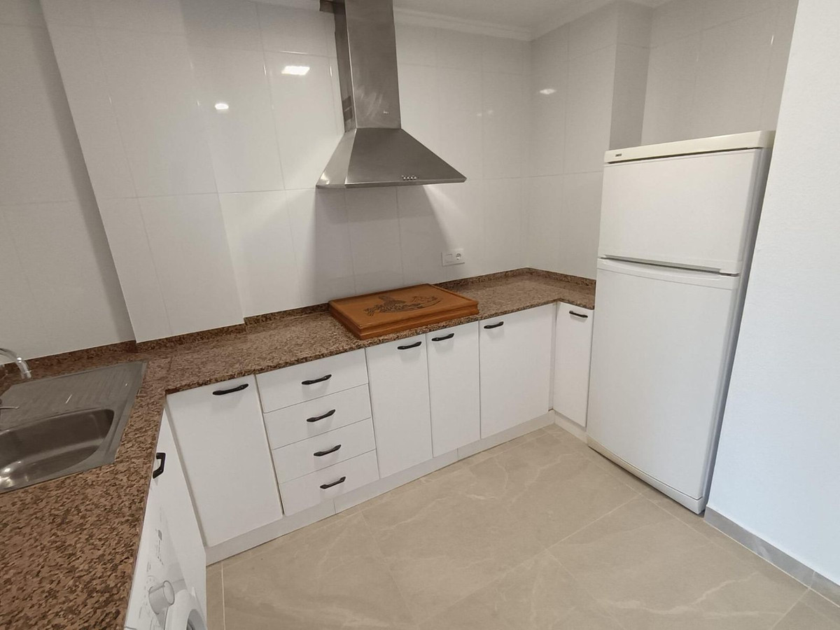 For sale - 2 Bedroom 1 Bathroom Apartment - Middle Floor Apartment in Torrevieja - Playa De La Mata  - Alicante