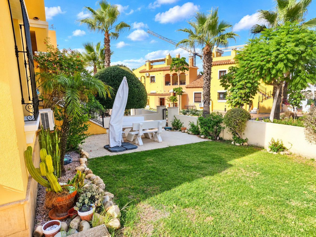 For sale - 2 Bedroom 2 Bathroom Apartment - Middle Floor Apartment in Algorfa - La Finca Golf  - Alicante