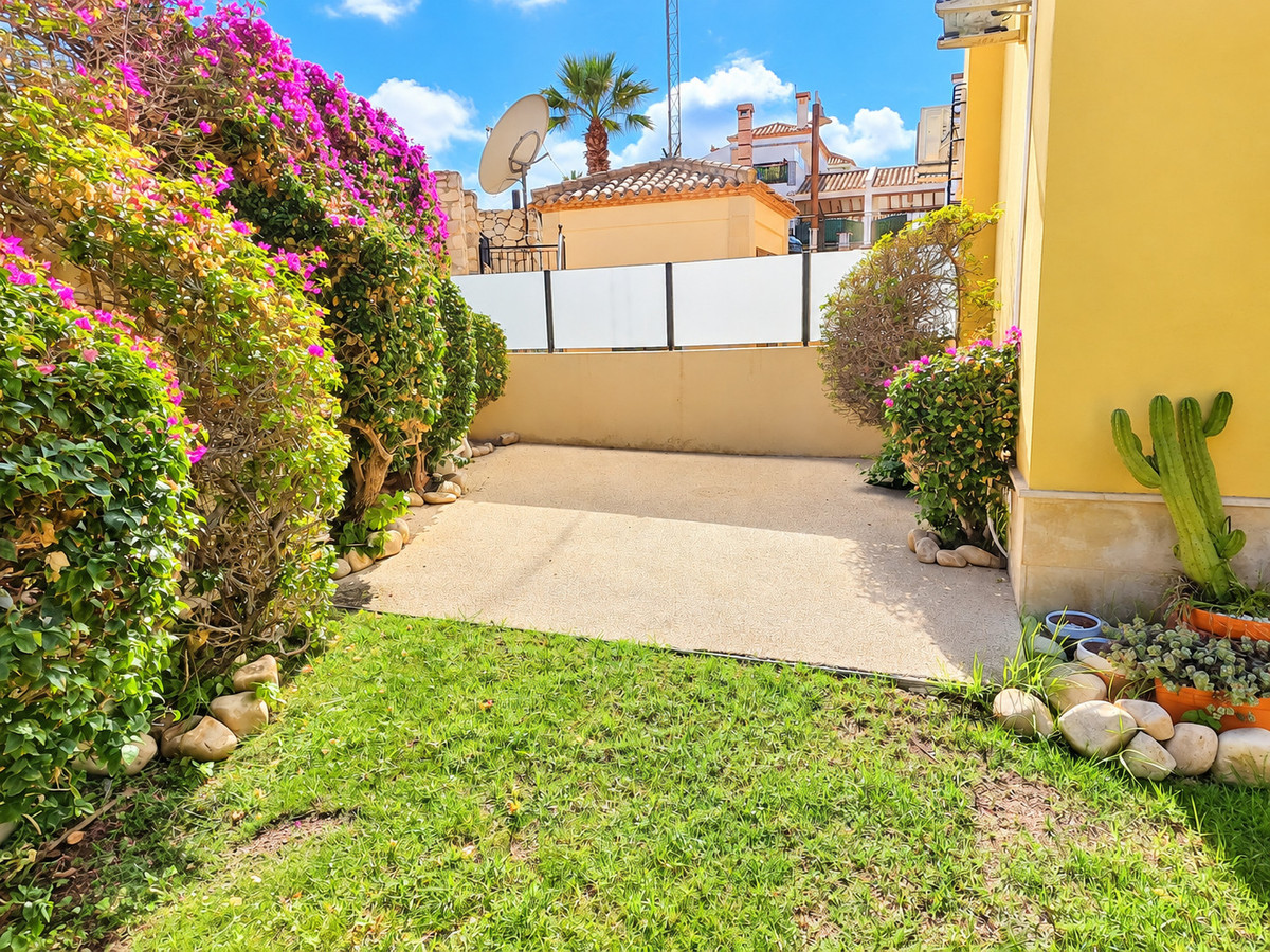 For sale - 2 Bedroom 2 Bathroom Apartment - Middle Floor Apartment in Algorfa - La Finca Golf  - Alicante