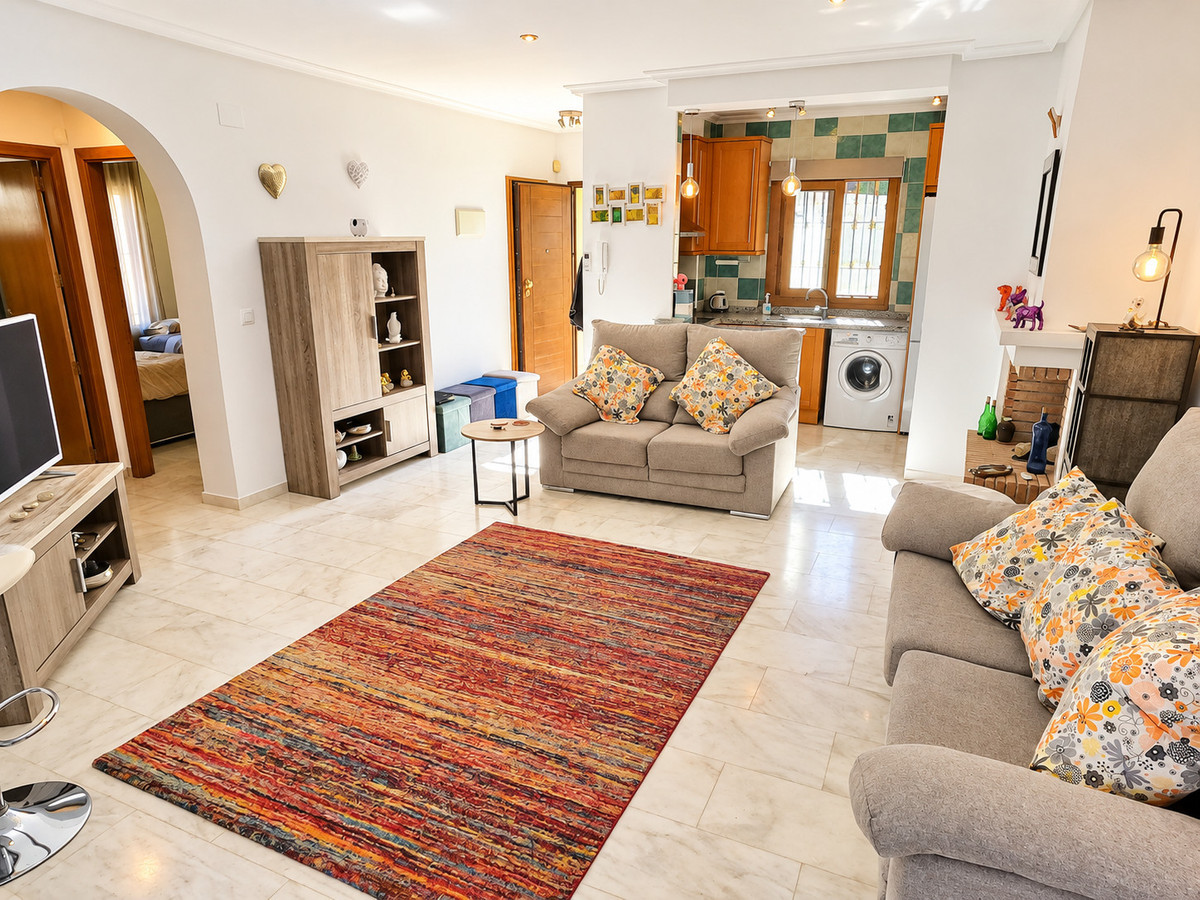 For sale - 2 Bedroom 2 Bathroom Apartment - Middle Floor Apartment in Algorfa - La Finca Golf  - Alicante