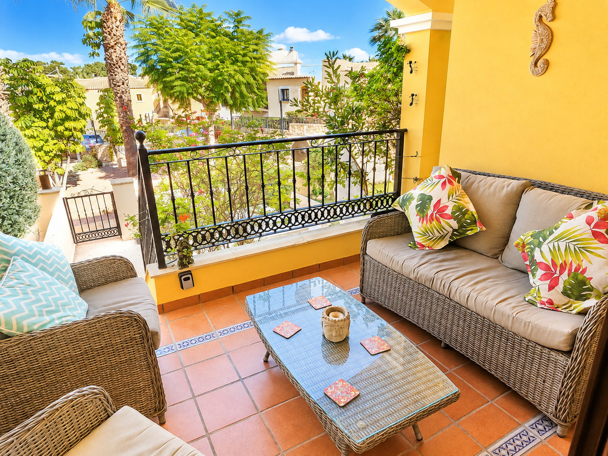 For sale - 2 Bedroom 2 Bathroom Apartment - Middle Floor Apartment in Algorfa - La Finca Golf  - Alicante