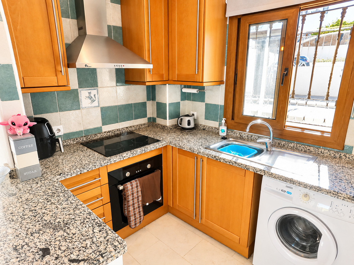 For sale - 2 Bedroom 2 Bathroom Apartment - Middle Floor Apartment in Algorfa - La Finca Golf  - Alicante