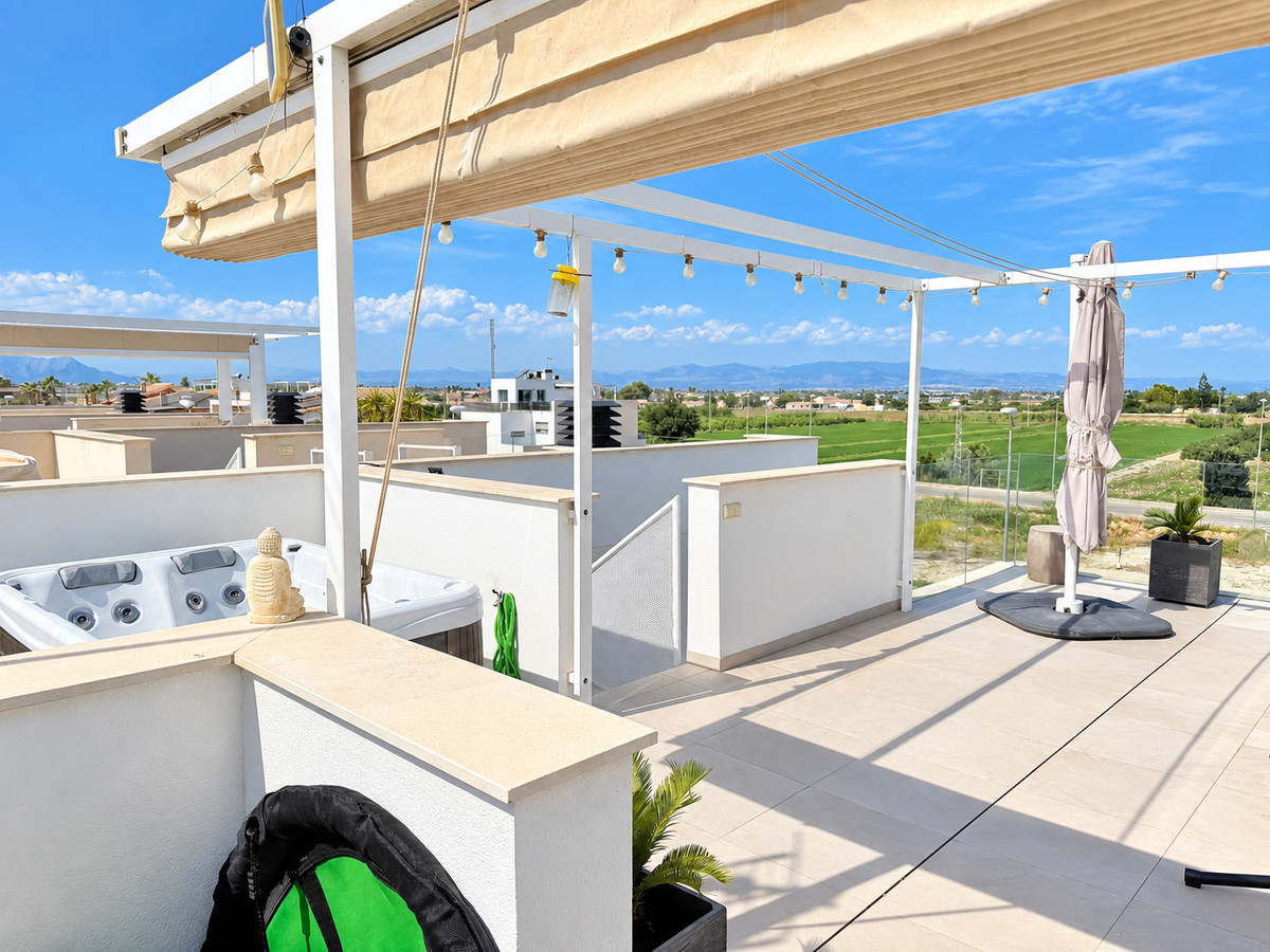 For sale - 3 Bedroom 2 Bathroom House - Detached Villa in Rojales - Rojales Centro  - Alicante